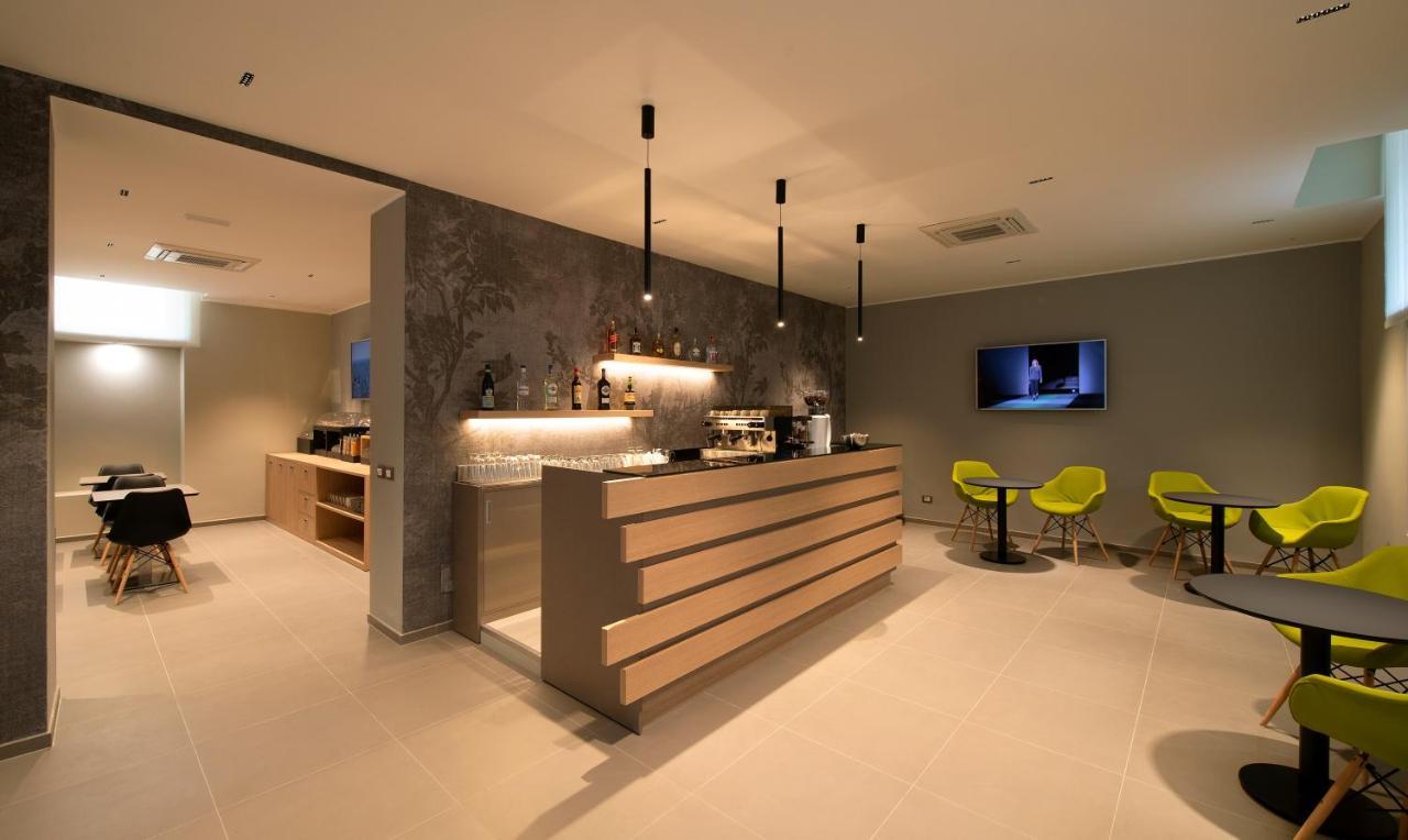 Hotel H21 Мілан Екстер'єр фото